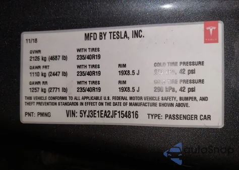 2018 Tesla Model 3 Long Range/Mid Range z USA, uszkodzony, nr VIN 5YJ3E1EA2JF154816